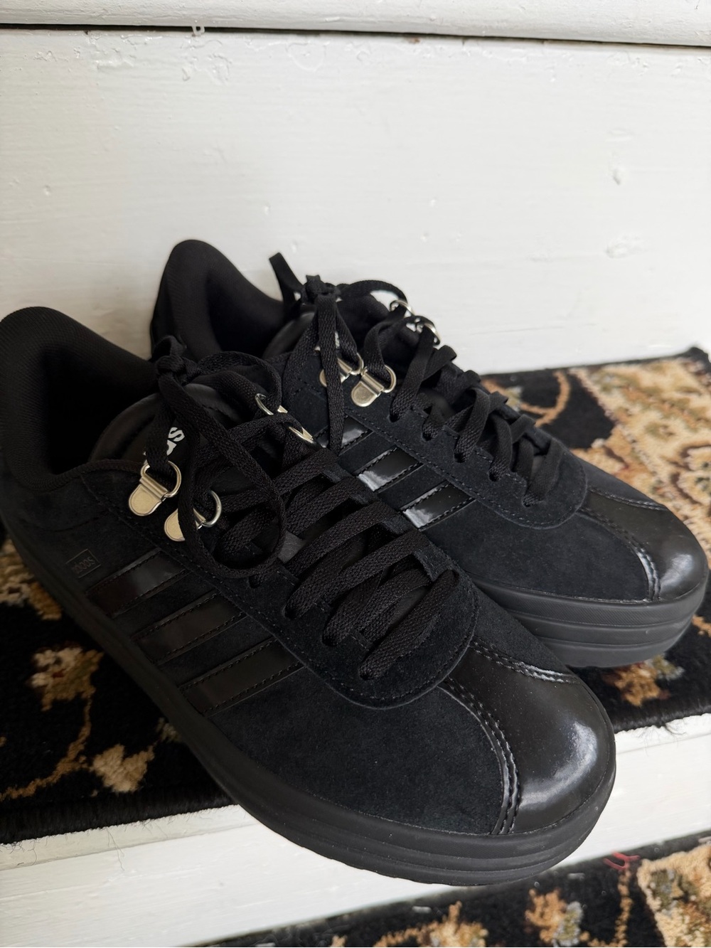 Adidas womens sneaker
